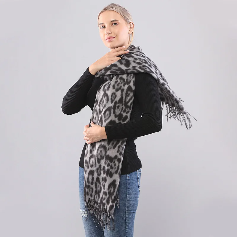 LEOPARD SCARF