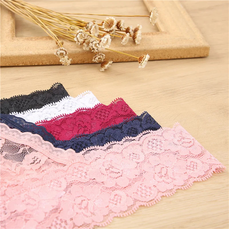 PACK OF 3 LACE UNDERPANTS (one units for 4$)